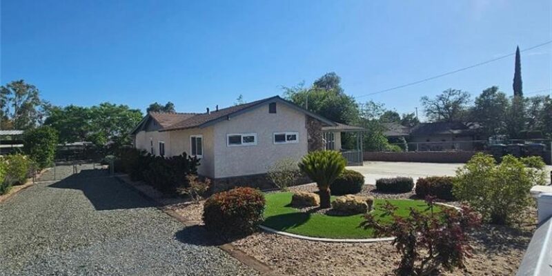 Elegant 4-Bedroom Corner Lot Home in Corona – For Sale